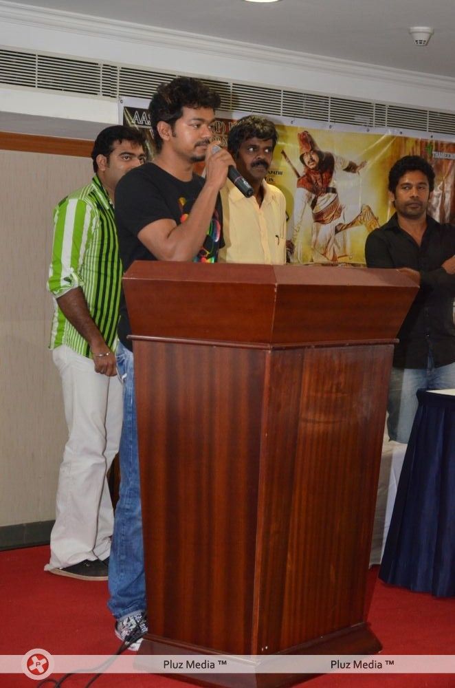 Vijay in kerala to promote velayutham - Pictures | Picture 110073